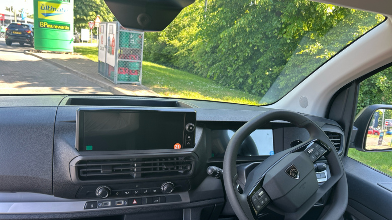 Peugeot Expert E-L2 100kW 75kWh Professional Van Auto